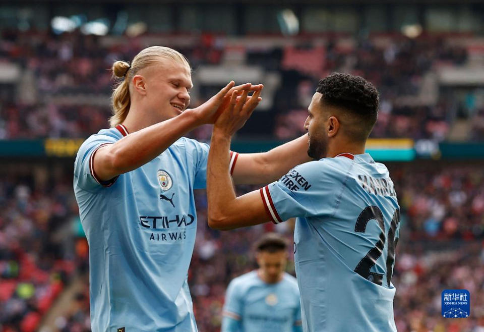 西甲战报：巴雷内切亚半场吊射建功，皇家社会3-1十人奥萨苏纳（西甲战报：巴雷内切亚中场吊射破门，皇家社会3-1力克十人奥萨苏纳）