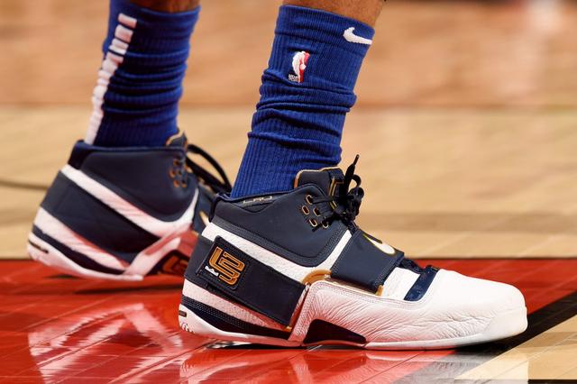 虎父无犬子，路易斯-布冯代表捷克U19上演帽子戏法（有其父必有其子：路易斯·布冯为捷克U19上演帽子戏法）