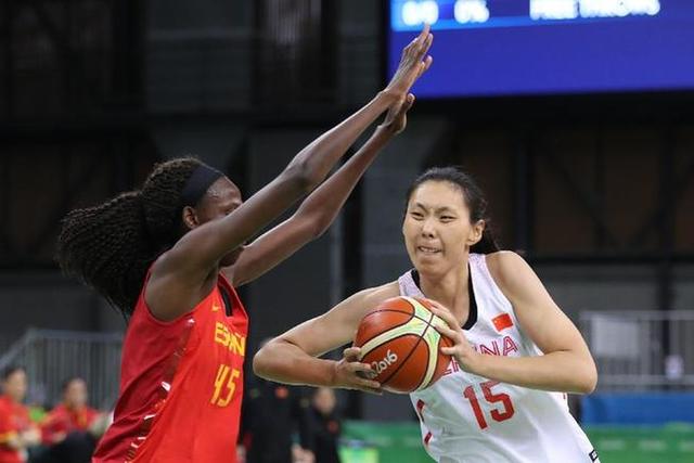 霍伊伦：我想进球，但我是团队型球员，球队获胜最重要（霍伊伦：渴望破门，但我是团队球员，赢球才最关键）