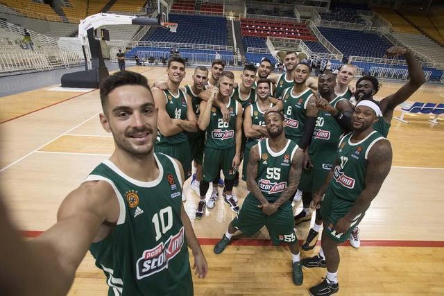 德甲半场：安塞尔米诺建功，多特蒙德暂1-0勒沃库森（半场战报：安塞尔米诺破门，多特蒙德暂以1-0领先勒沃库森）