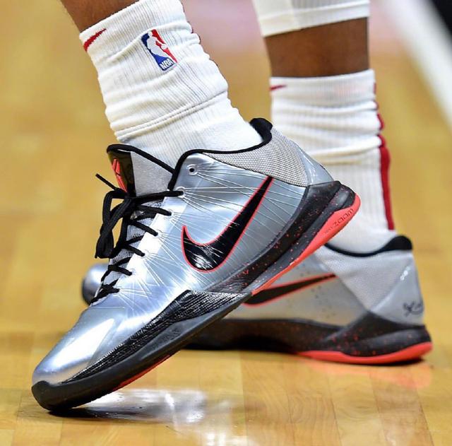 NBA球队战术解析：勇士防守新打法,（NBA战术深度解读：勇士防守革新）