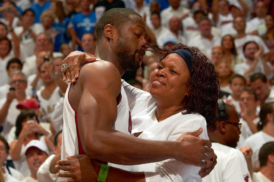 本赛季至今欧洲五大联赛抢断榜：帕利尼亚49次居首（欧洲五大联赛本季抢断榜：帕利尼亚以49次领跑）