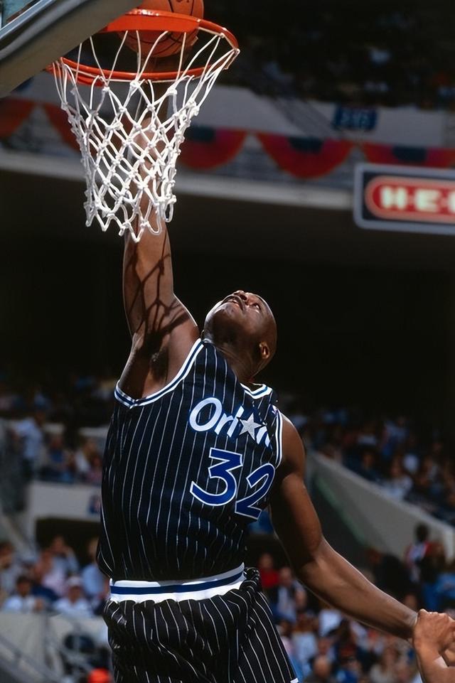 半场战报：塞尔塔1-0博洛尼亚，萨拉戈萨破门（半场：塞尔塔1比0领先博洛尼亚，萨拉戈萨建功）