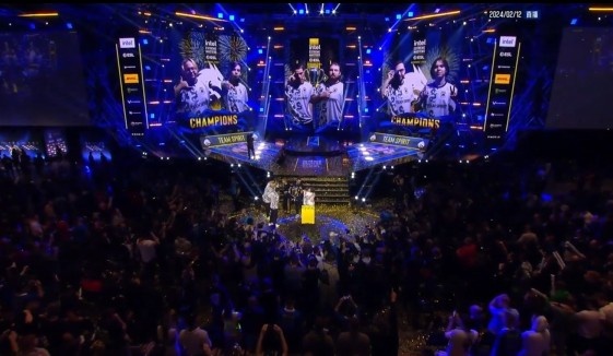 都充满了不 都充满了不