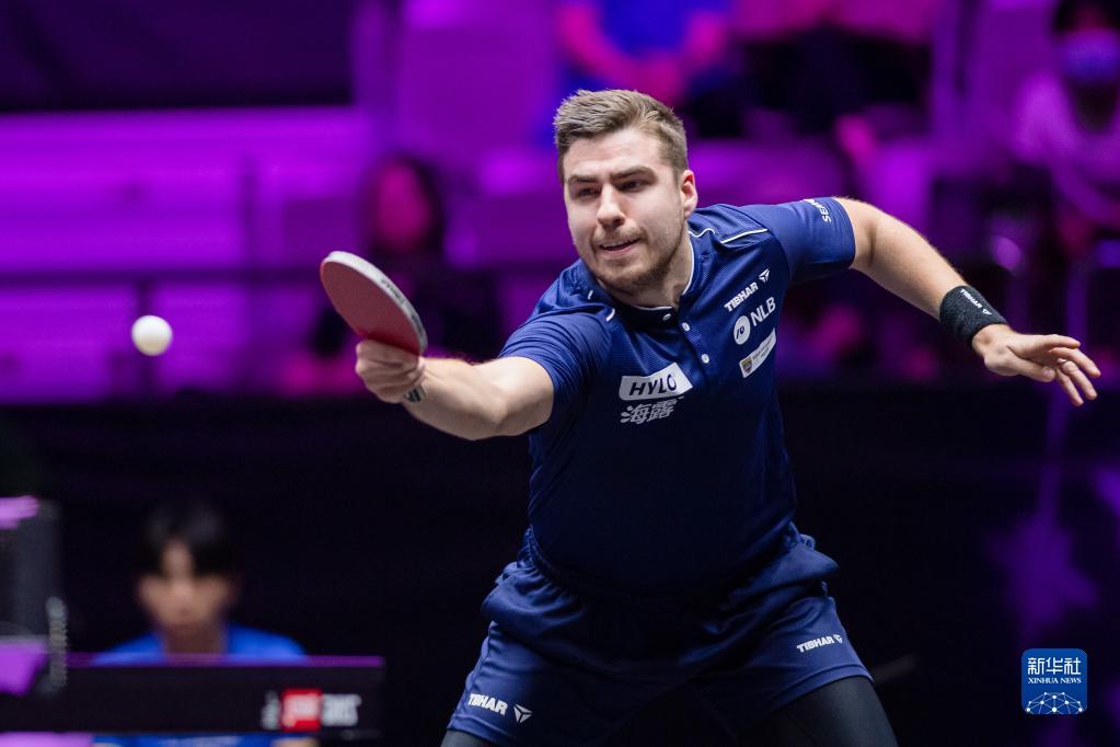 他在防守端 他在防守端